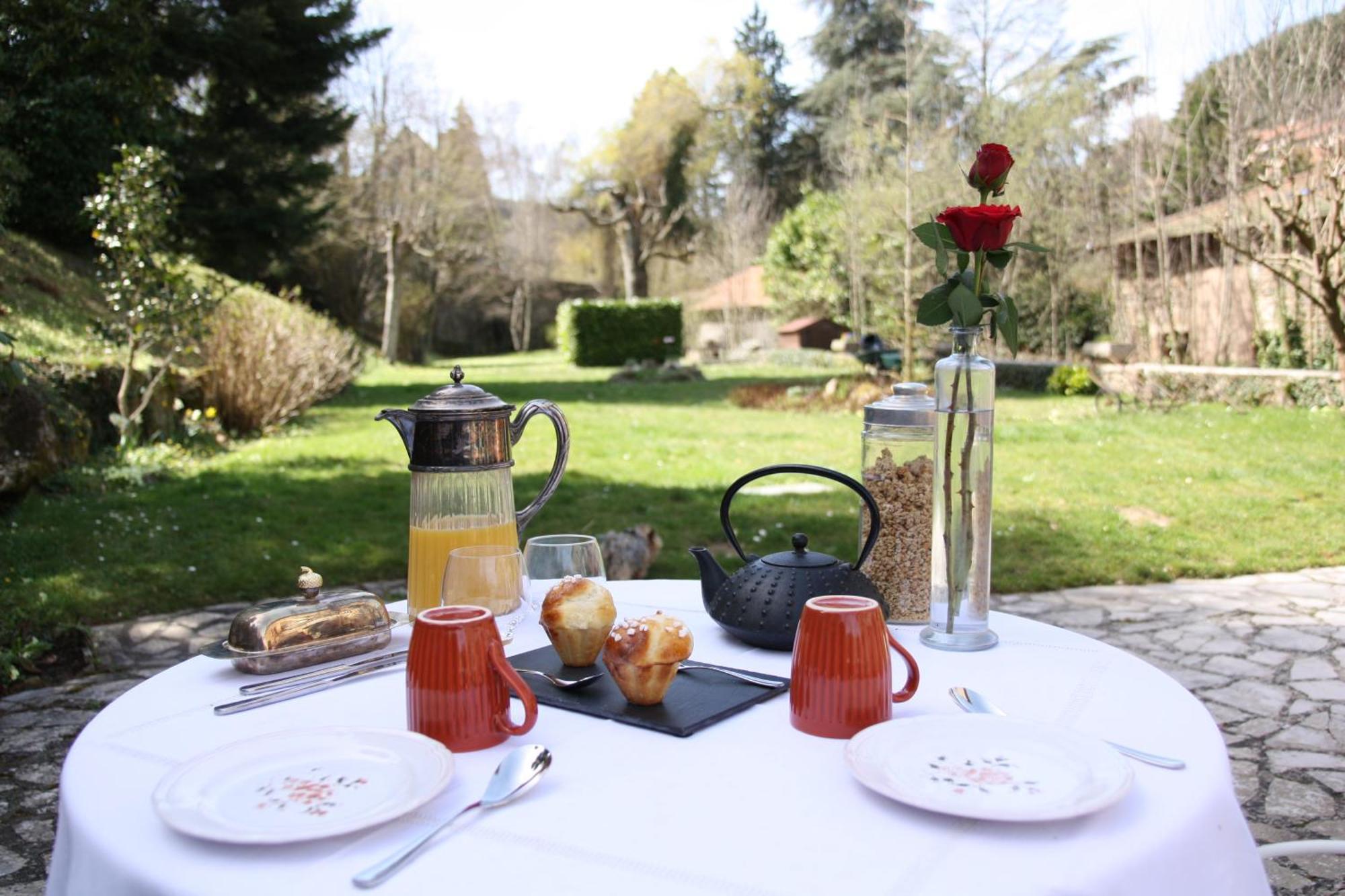 Un Jardin Secret Bed and Breakfast Yzeron Buitenkant foto