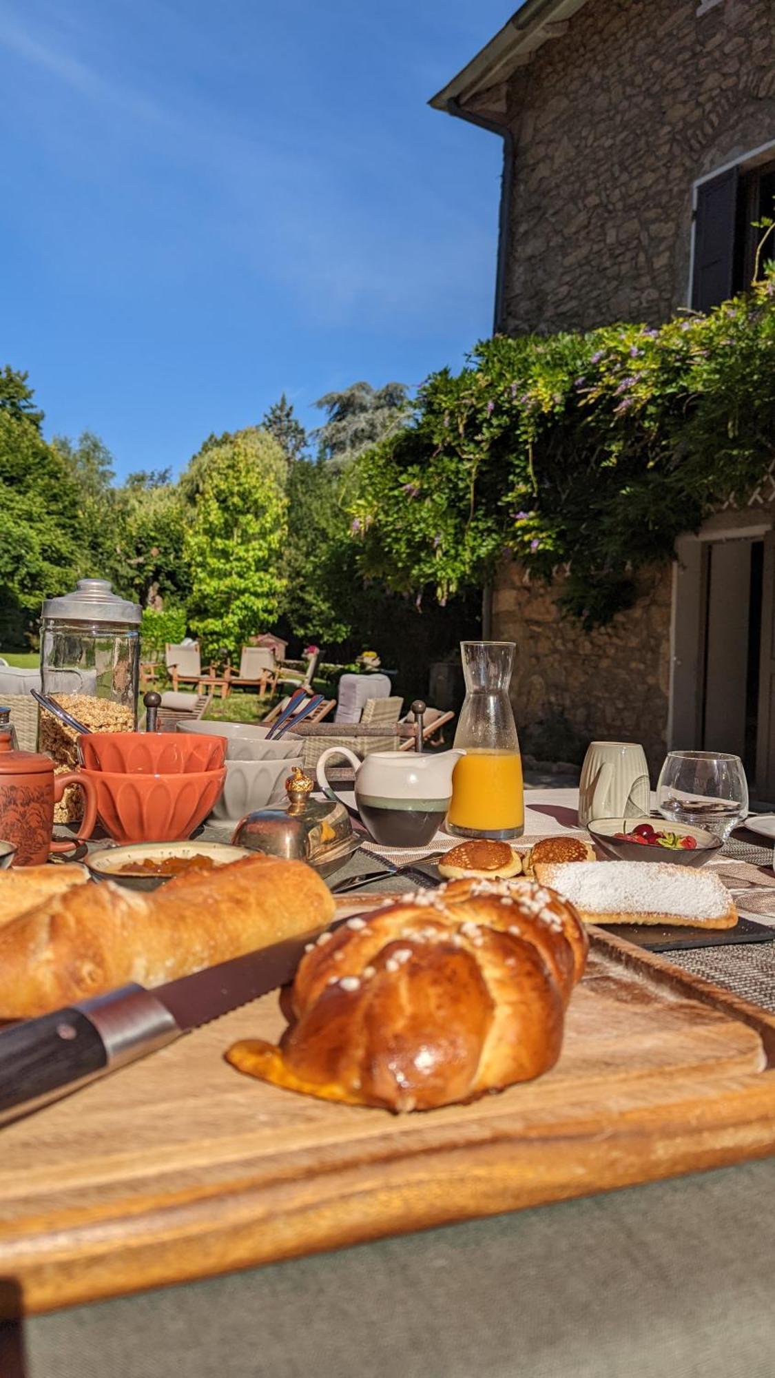 Un Jardin Secret Bed and Breakfast Yzeron Buitenkant foto
